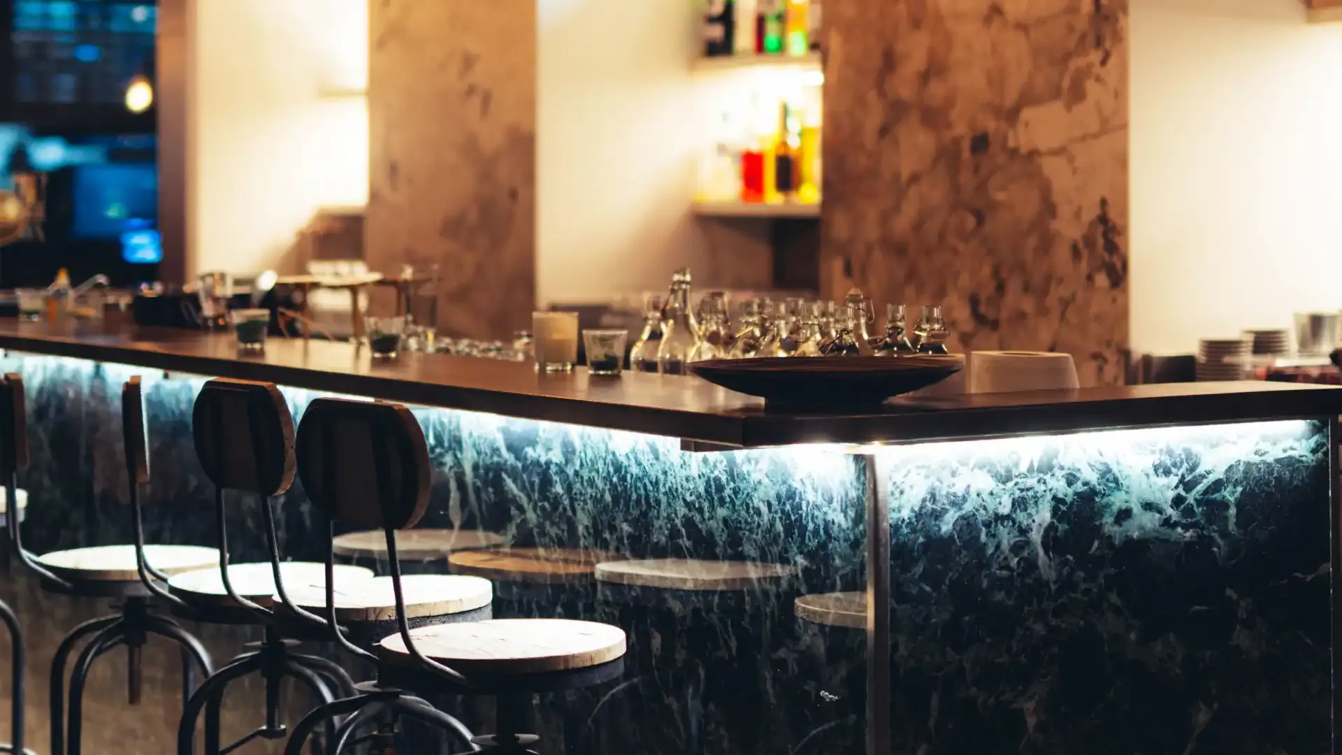 Le comptoir en marbre vert