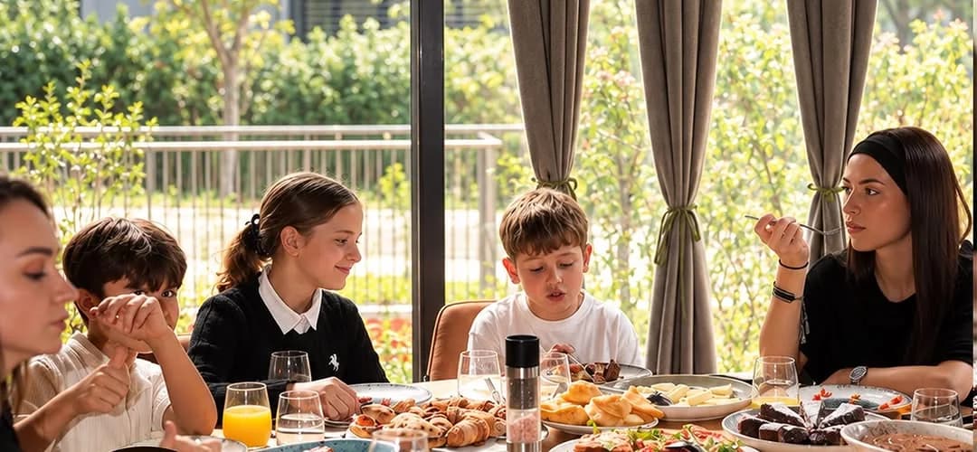 A family at brunch at Vostra Italia